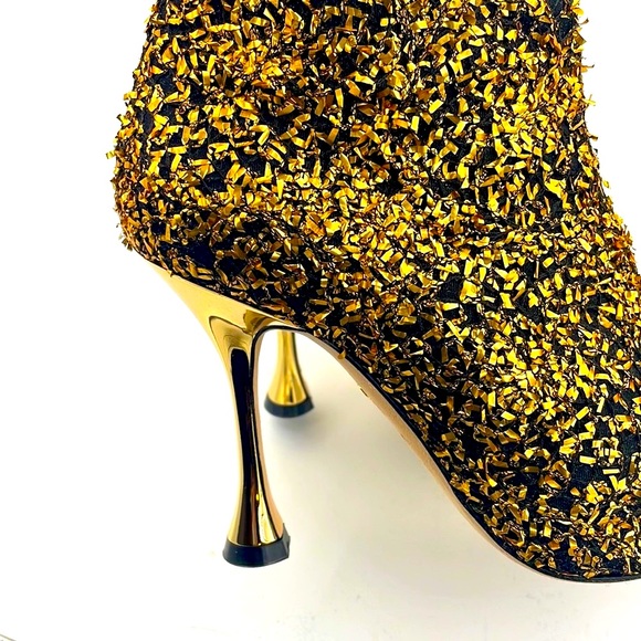 BRAND NEW Manolo Blahnik Stiletto Booties - Picture 11 of 14